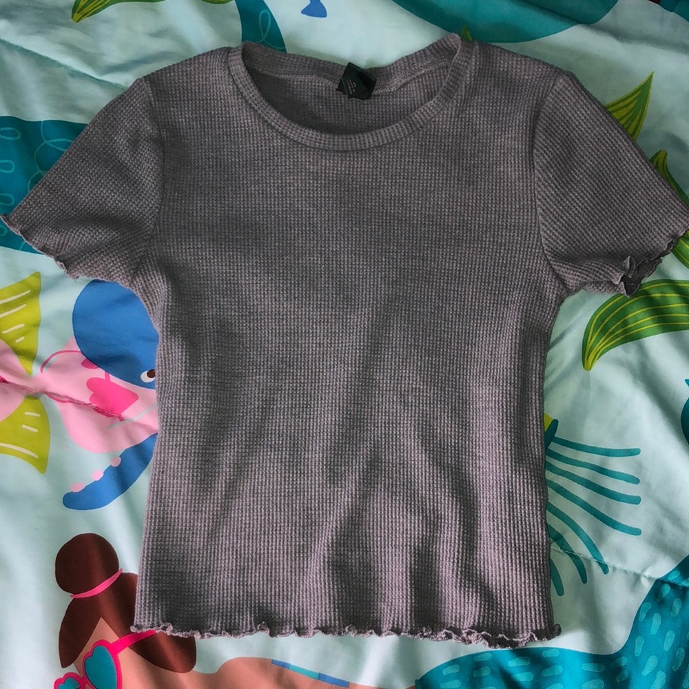 Womens gray crop top